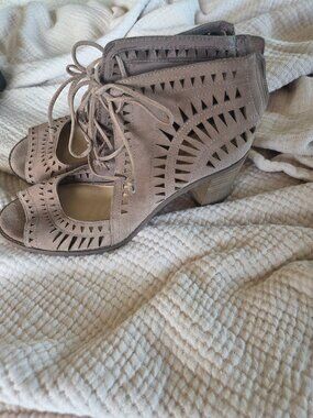 Vince Camuto Heels